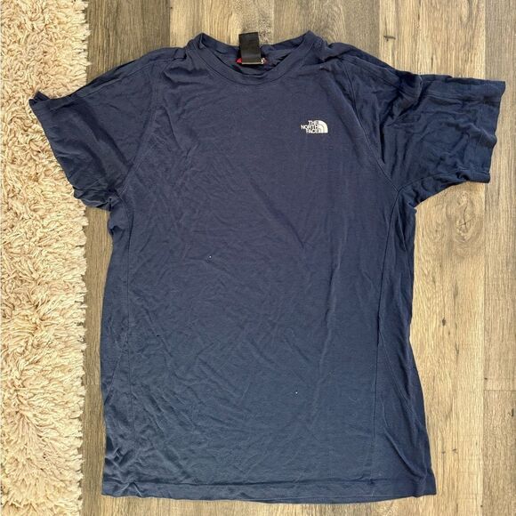 MENS NORTH FACE TSHIRT SIZE MEDIUM - Picture 1 of 2